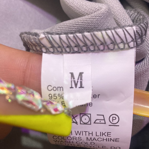 Woman’s tank top - Picture 3 of 5